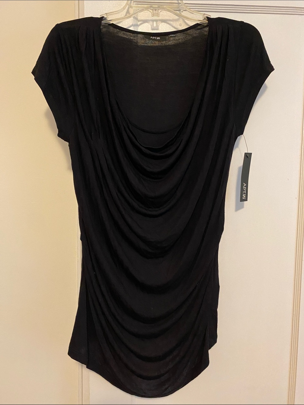 🎀 5/$20 🎀 NWT Apt. 9 black cowl neck top size medium